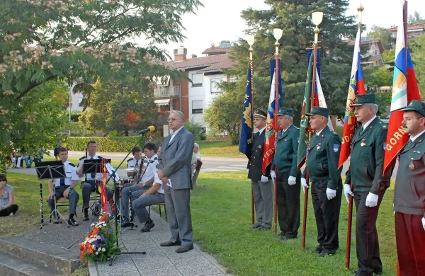   Glede na odziv na razpis in višino denarja je bilo nemogoče, da občina ne bi vsaj česa  prispevala za delovanje vseh  štirih veteranskih organizacij v konkurenci  