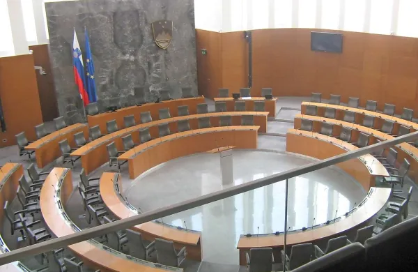 Do proračunskega denarja bodo med drugim upravičene tudi štiri stranke, ki so ostale pred vrati parlamenta