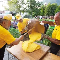 V Ozeljanu so skuhali dovolj polente za več kot 1500 lačnih ust
