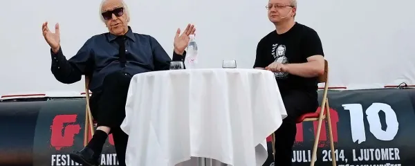 Režiser Đorđe Kadijević (levo) in   Dejan Ognjanović, srbski Marcel Štefančič jr., med pogovorom  na Grossmanovem festivalu  