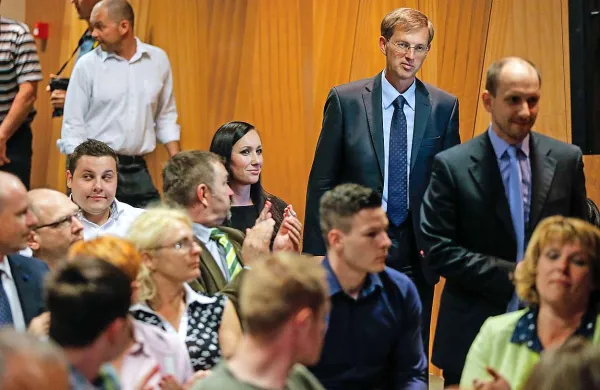Najverjetnejši novi mandatar Miro Cerar je prvi krog koalicijskih pogovorov s povabljenimi strankami ocenil kot spodbuden
