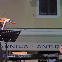 Skupaj z Markom Hatlakom predstavljata gonilno silo Tango Compasa
