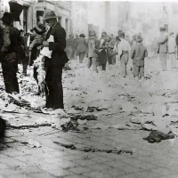Jezna množica v Sarajevu razbija trgovine in delavnice sorodnikov domnevnih krivcev za atentat  