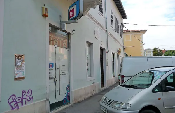 KT1 je vrata zaprl za novo leto 2013, od tedaj prostor sameva