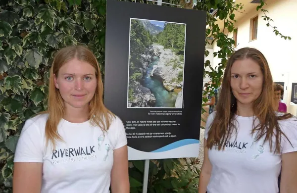 Neža Posnjak (levo) in Primorka Eva Seljan sta zaveznici divjih in naravnih rek