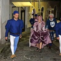 Metalci zastav iz italijanske Faenze so princesko pospremili  na zvonik