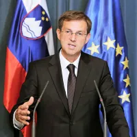 Najverjetnejši novi mandatar Miro Cerar je tudi današnje pogovore označil za konstruktivne, upanje na široko koalicijo pa je po njegovi oceni še vedno povsem realno