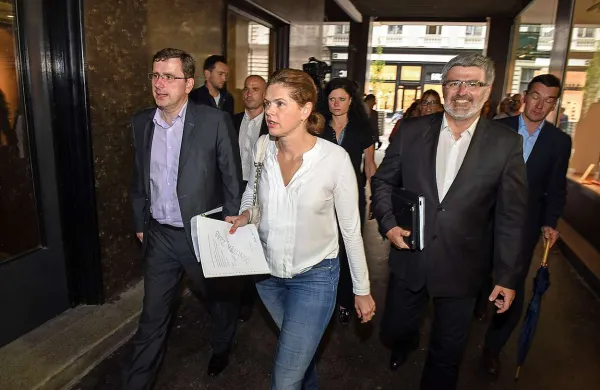 Predsednik SMC Miro Cerar je na koalicijskih pogajanjih predstavnikom ZaAB pojasnil, da bi bil dosedanji evropski komisar Janez Potočnik zanje najprimernejši za nadaljevanje te funkcije, je povedala predsednica ZaAB Alenka Bratušek