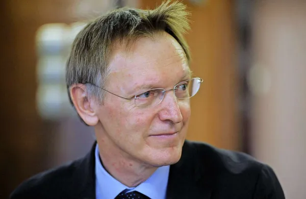 SMC  priporoča vladi, naj kot edinega slovenskega kandidata za evropskega komisarja predlaga sedanjega komisarja Janeza Potočnika (na fotografiji)