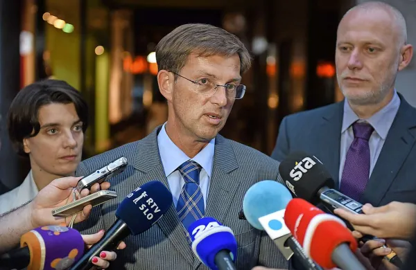 Zmagovalka državnozborskih volitev SMC bo drevi na izvršnem odboru stranke sprejela stališče o kandidatu za predsednika DZ