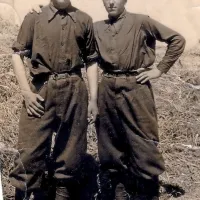 Jože Rebec (desno) in Ivan Fatur, brat njegove žene Francke, v L’Aquili leta 1943

