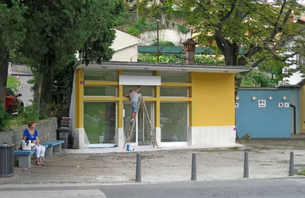 Prostor na avtobusni postaji spet i&scaron;če najemnika