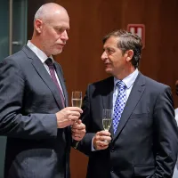 Novi predsednik DZ je Milan Brglez (levo)
