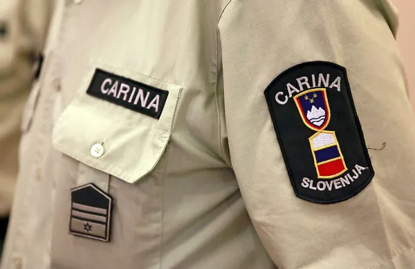 Od jutri naprej ni več dacarjev in carinikov, pač pa so vsi le uslužbenci finančne uprave