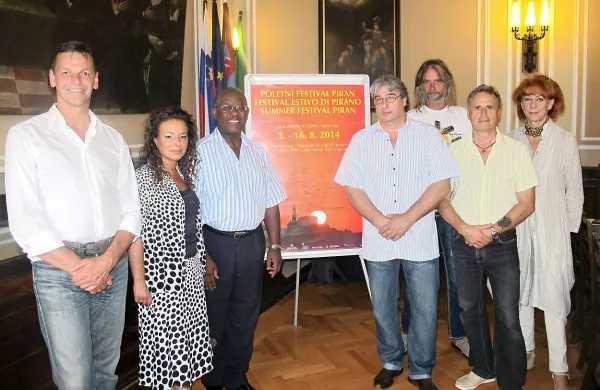 Za organizacijo Poletnega festivala  Piran so poskrbeli (z leve)  Tomaž Rode, Elizabeta Fičur, Peter Bossman, Dušan Pegam, Sašo Fajon, Gianni Collori in Barbara Misson 