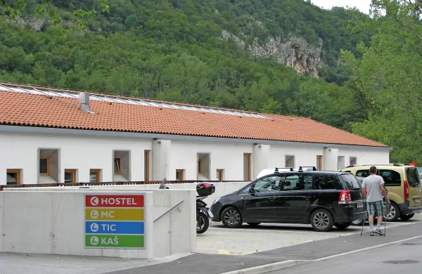 Mladinski hotel je priljubljena postaja  za športnike, kolesarje, pohodnike 