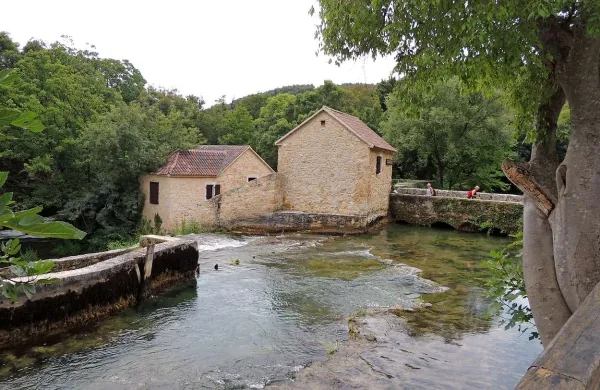 Etno naselje z mlinom, kovačnico