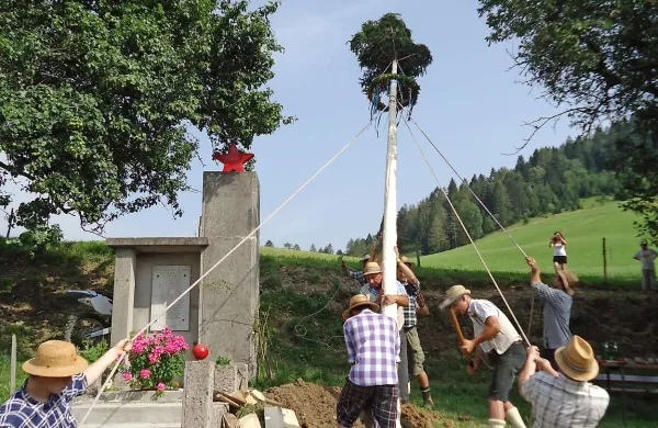 Pestro pod Kojco