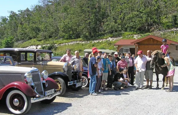 Primorski klub ljubiteljev motornih vozil Balilla iz Divače  je tudi letos popeljal varovance iz divaške enote Varstveno delovnega  centra Koper na  krajši izlet