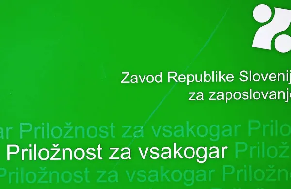 Zavod  za zaposlovanje je svojo spletno stran optimiziral in prilagodil mobilnim napravam