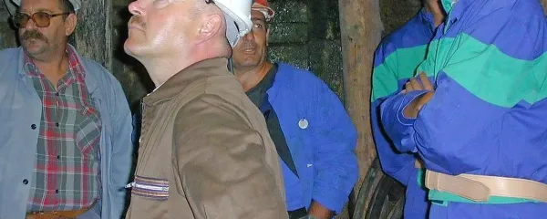 Reševanje resnih problemov idrijskega živosrebrnega rudnika v zapiranju (na fotografiji na obisku rudarjev v jami z Borutom Pahorjem leta 2004), je Bevka dodobra okupiralo skozi vse mandate