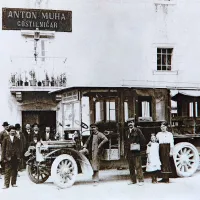 Prvi avtobus je v Lokev pripeljal leta 1913