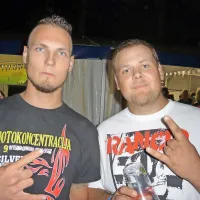 Erik (levo) in Marko  iz Gorice pravita, da daleč naokoli ni tako kakovostnega punk rock festivala