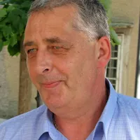Peter Lemut: “Študijam o neškodljivosti sevanja ne verjamemo.”