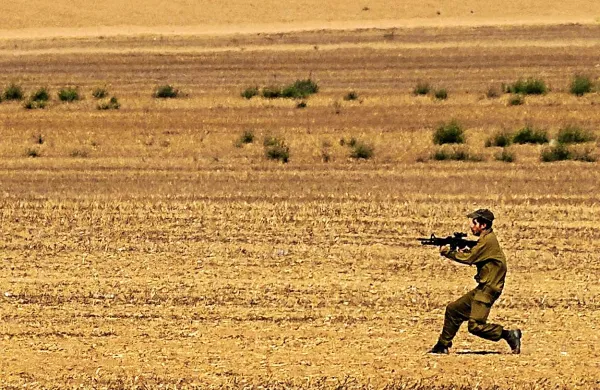 Izrael in palestinsko gibanje Hamas sta  pristala na novo 72-urno prekinitev ognja na območju Gaze, ki bo v veljavo stopila v ponedeljek opolnoči