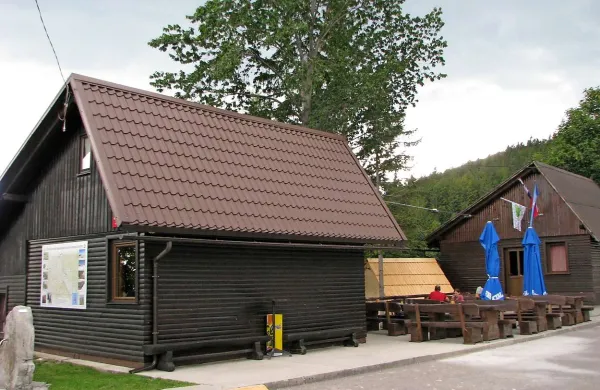 Društvena koča je postala planinska koča Edmunda Čibeja v Tihi dolini