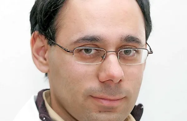 Boris Kopilović: “Ekipa reševalcev v posebni zaščitni opremi bi morala po obolelega na ladjo, nato pa ga odpeljati v ljubljansko infekcijsko kliniko.”