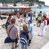 V Piranskem zalivu se rojeva gledali&scaron;ka predstava Odprto morje