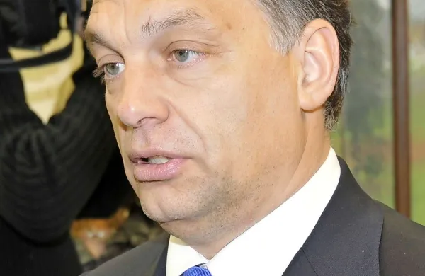 Madžarski premier Viktor Orban je  ocenil, da  se je EU z uvedbo gospodarskih sankcij ustrelila v koleno, saj njej sami škodijo bolj kot pa Rusiji