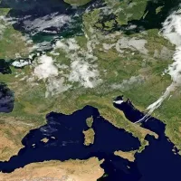 Prehodno se krepi anticiklon
