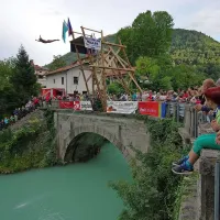 Letos so tekmovalci skakali z nove konstrukcije