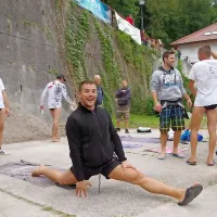 Eni na stopničke, drugi v zakonski stan