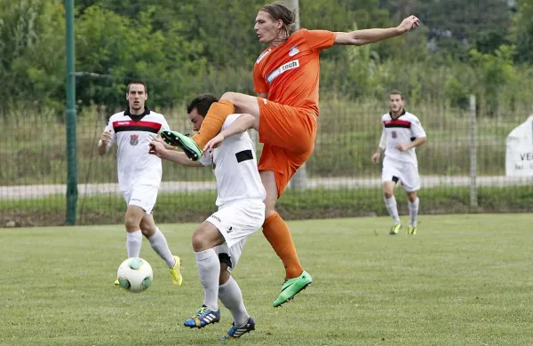 Nogometaš Ankarana Jan Pahor (v oranžnem dresu) je prvi zatresel mrežo gostov