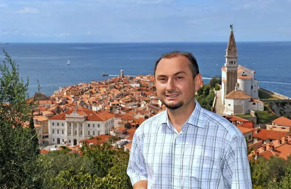 Gašpar Gašpar Mišič (v ozadju Piran) pravi, bo vse o domnevni spremembi bivališča in morebitni kandidaturi v Ankaranu “sporočil pravočasno” 