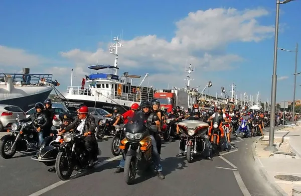 Od ponedjeljka do nedelje bo na različnih prizoriščih v Pulju Croatia Bike Week oziroma Hrvaški teden motorjev za ljubitelje motociklizma in   rock 'n' rolla