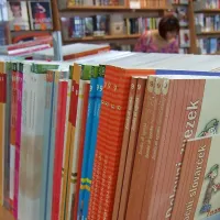 Nakup delovnih zvezkov je za marsikatero družino (pre)velik zalogaj