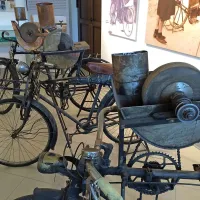 Stara brusaška kolesa so razstavljena v muzeju v Solbici, kjer slavijo generacije teh obrtnikov
