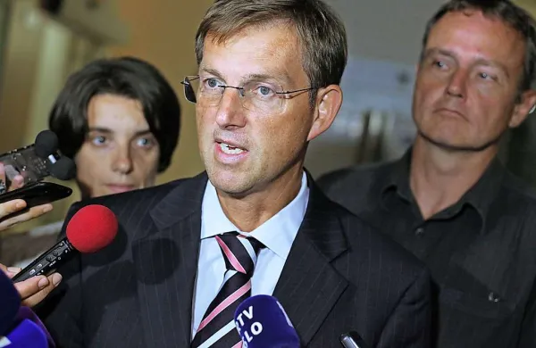 V ponedeljek bomo, kot kaže, dobili tretjega mandatarja v dveh letih in pol. Kandidatu za položaj Miru Cerarju se obeta podpora, po izvolitvi pa bo imel še 15 dni časa, da predlaga ministrske kandidate.