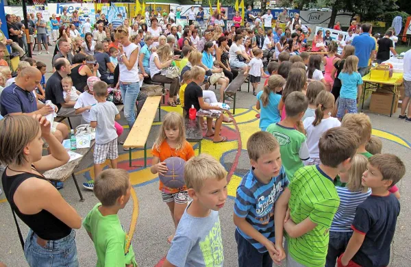 Otroci so se v petek popoldne še zadnjič skupaj podružili ob Soči pred začetkom šole 