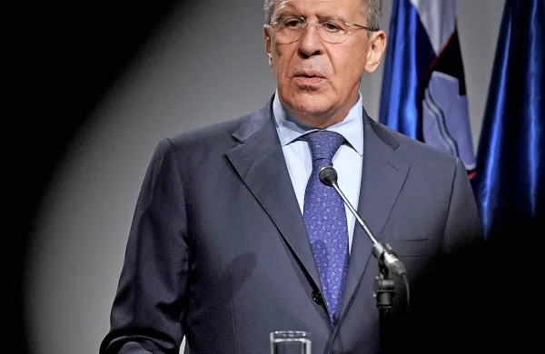 Moskva je Kijev obvestila, da namerava na vzhod Ukrajine napotiti nov humanitarni konvoj, je  sporočil ruski zunanji minister Sergej Lavrov
