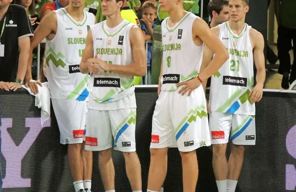 Aleksej Nikolić (desno) ostaja v reprezentančni družbi tudi za svetovno prvenstvo v Španiji