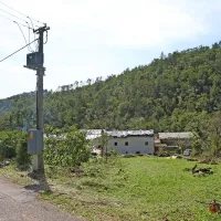 V vasi je bilo potrebno čim prej na novo postaviti električne  drogove in trafo postajo