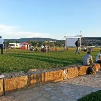 V ponedeljek pa smo jih lahko zasledili na travniku ob morju na koprski promenadi