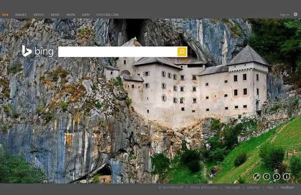 V teh dneh je na spletnem iskalniku www.Bing.com kot podlaga naslovnice po celem svetu zaokrožila fotografija Predjamskega gradu