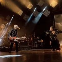Kate Bush ni za staro &scaron;aro