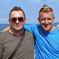  Mateju Markoviča je srečno pot zaželel tudi  Enes Musić (levo), lastnik picerije Ham Ham, ki je lani v dobrodelne namene preprešačil Slovenijo od Hodoša do Portoroža